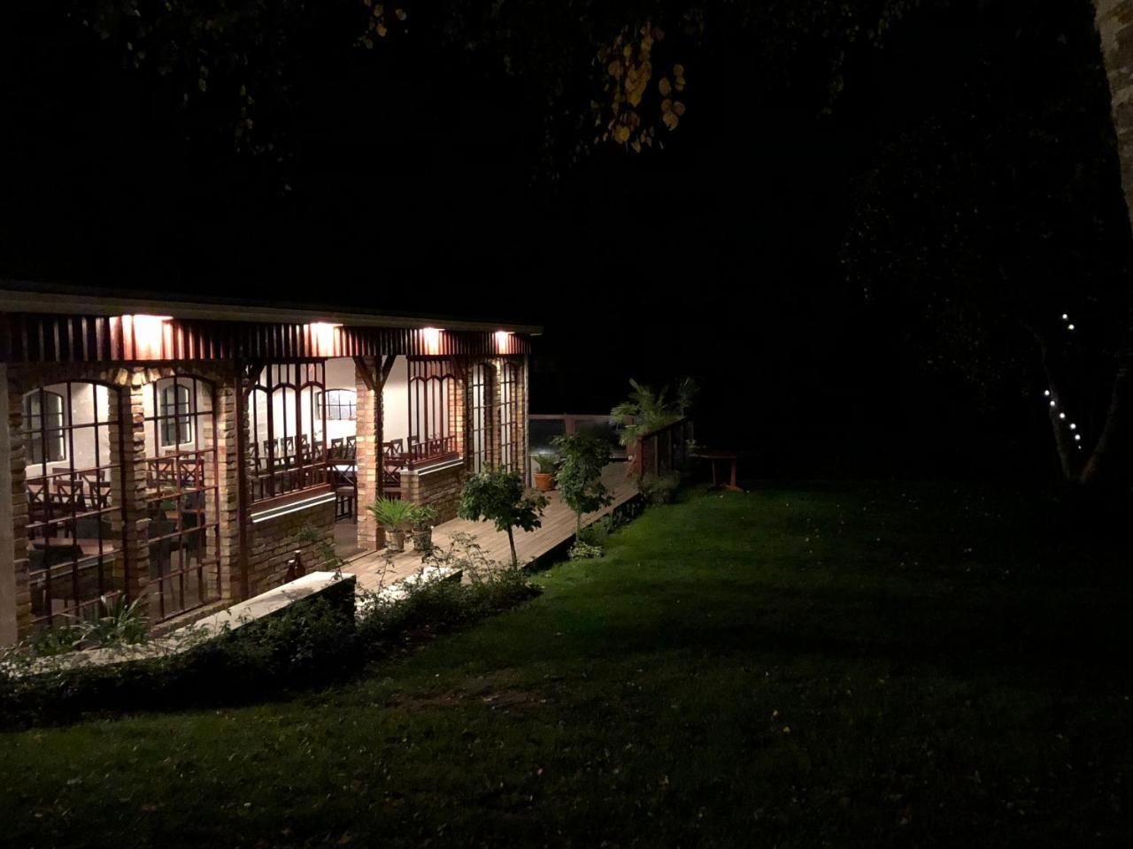 Husargårdens Bed&Breakfast Sjöbo Exteriör bild